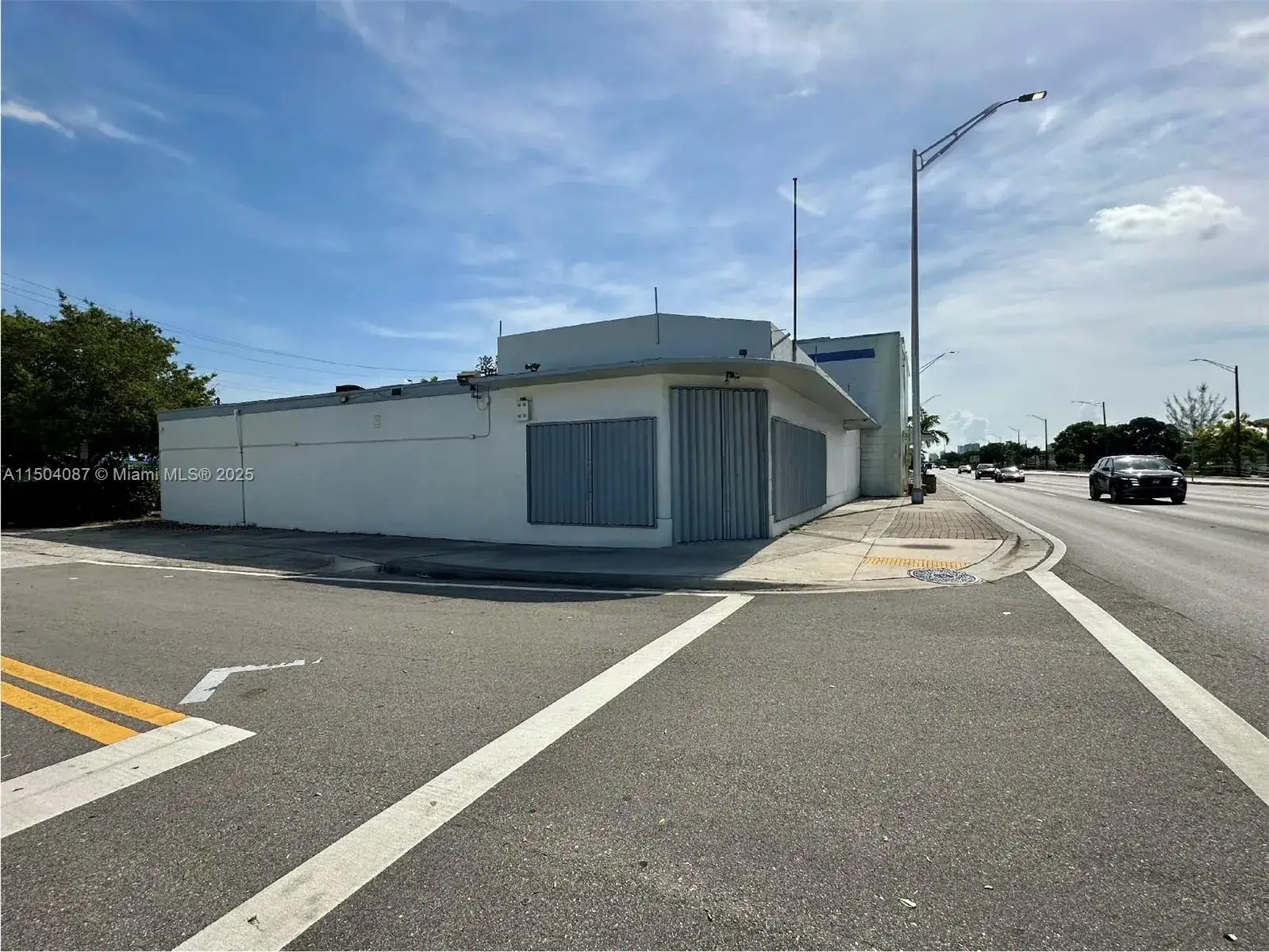 Commercial Sale for sale at 3045 W Broward Blvd, Fort Lauderdale FL 33312