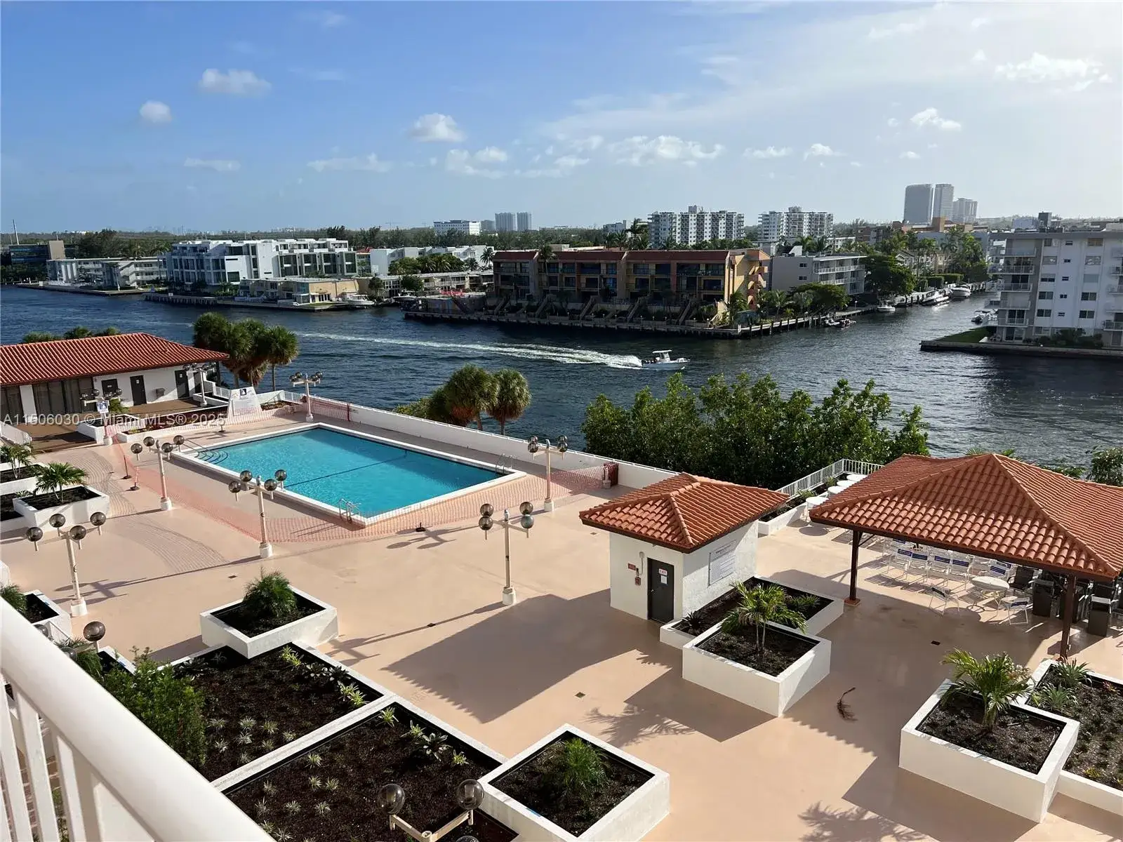 2 bedroom 2 bath Residential for sale at 290 174th St # 702, Sunny Isles Beach FL 33160