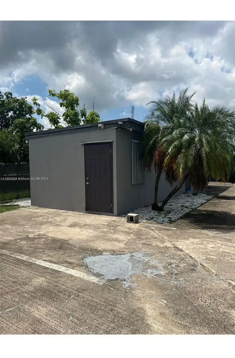 Commercial Sale for sale at 745 Parkway Pkwy, Homestead FL 33030