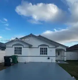 3 bedroom 2 bath Residential Lease for rent at 17913 SW 145th Ave # 0, Miami FL 33177