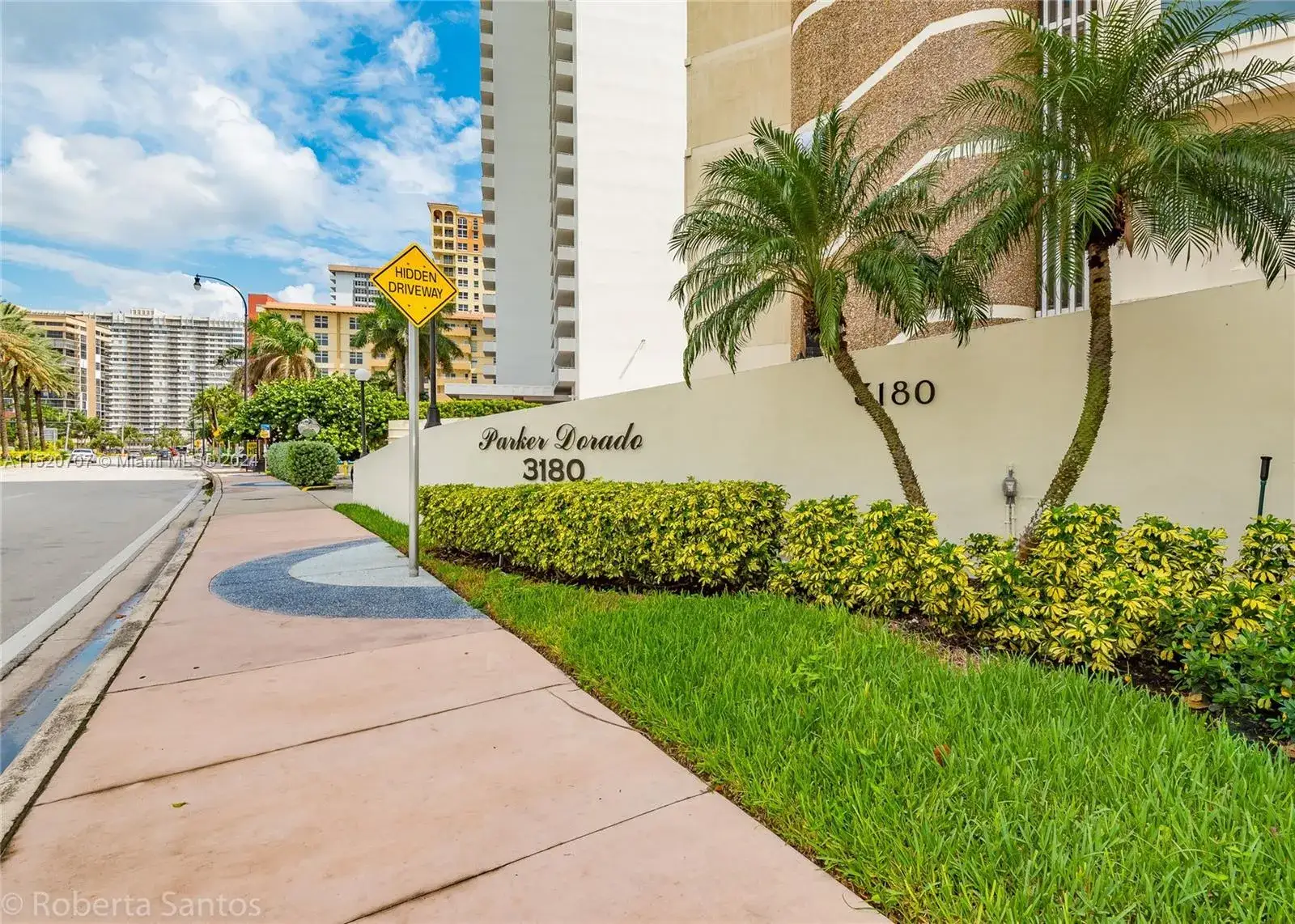 1 bedroom 1 bath Residential for sale at 3180 S Ocean Dr # 422, Hallandale Beach FL 33009