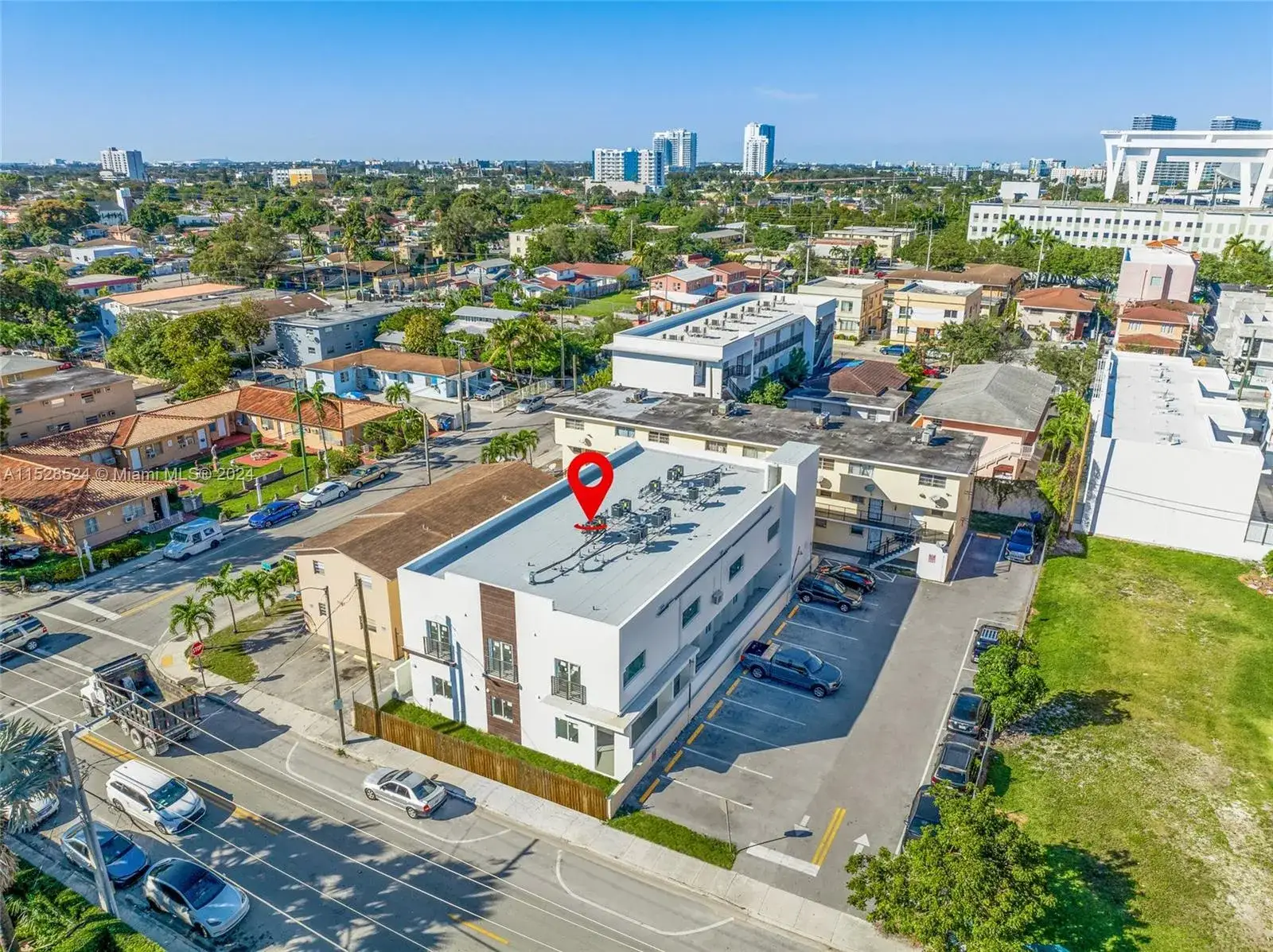Commercial Sale for sale at 1567 NW 1st St, Miami FL 33125