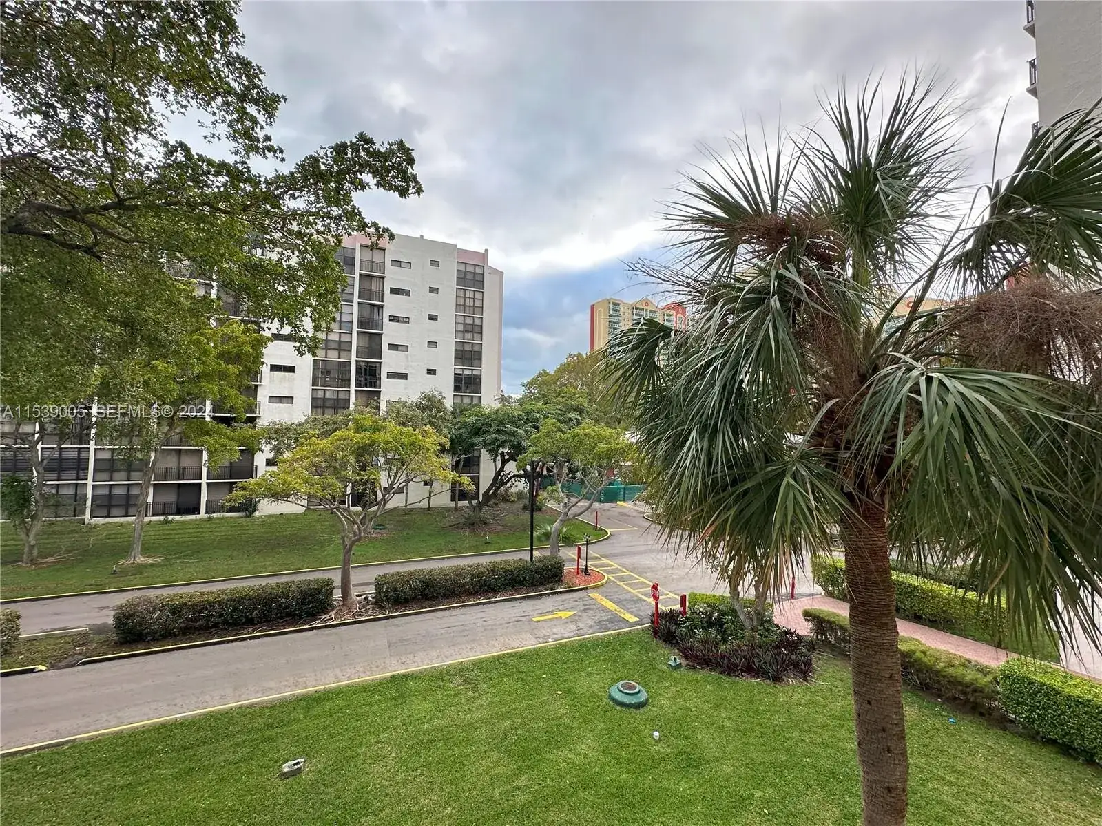 2 bedroom 2 bath Residential for sale at 17021 N Bay Rd # 4, Sunny Isles Beach FL 33160