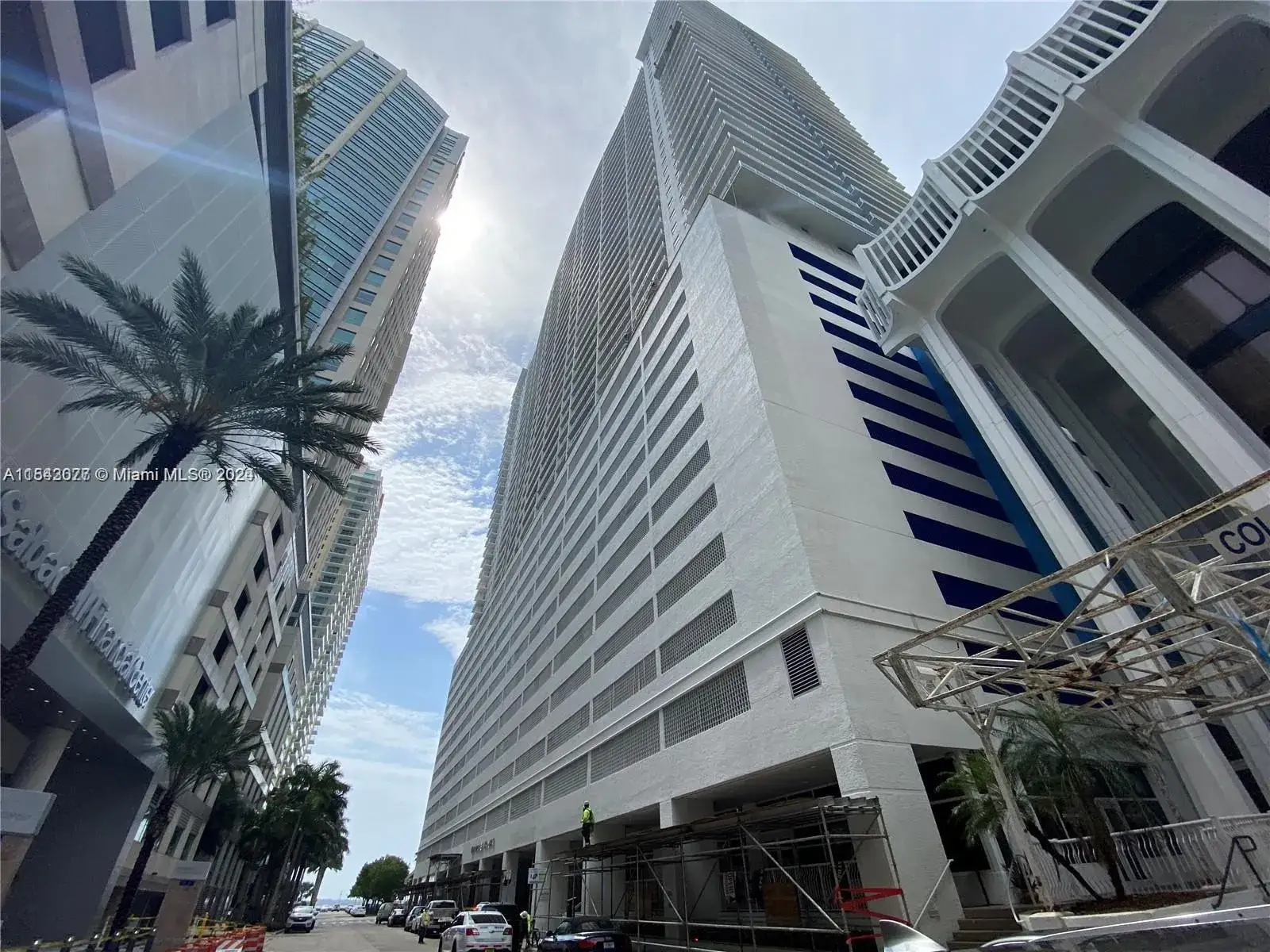 1 bedroom 1 bath Residential for sale at 1200 Brickell Bay Dr # 3119, Miami FL 33131