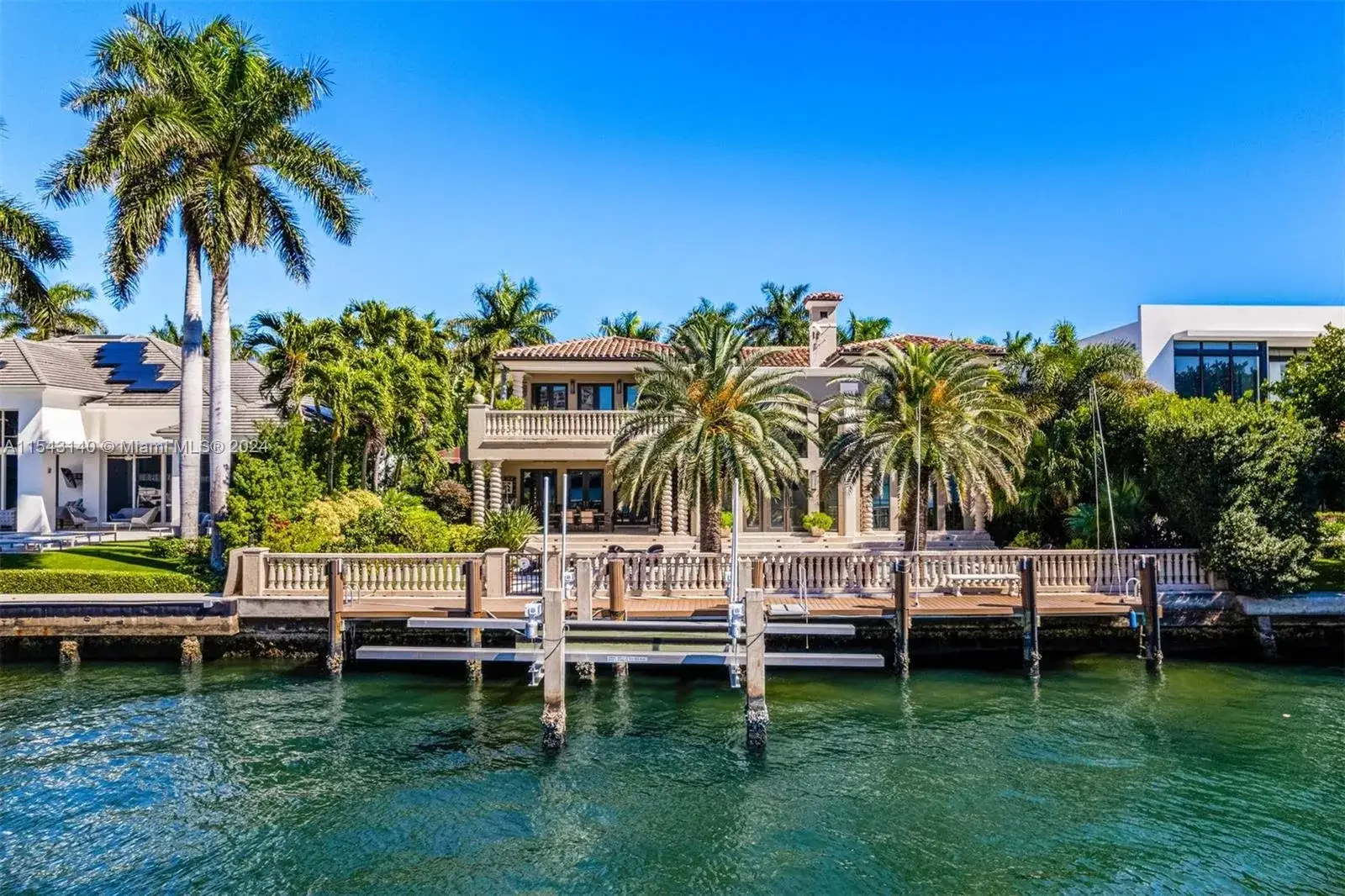 6 bedroom 5 bath Residential for sale at 220 S Island Dr, Golden Beach FL 33160