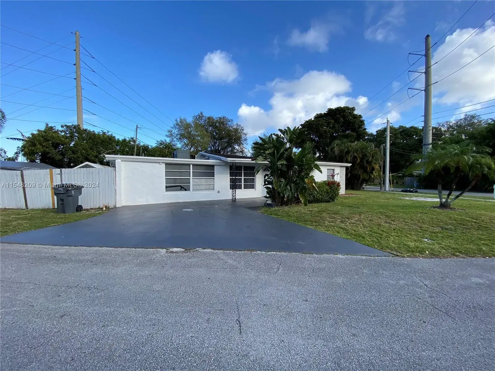 3 bedroom 1 bath Residential Lease for rent at 2900 N 58th Ave, Hollywood FL 33021