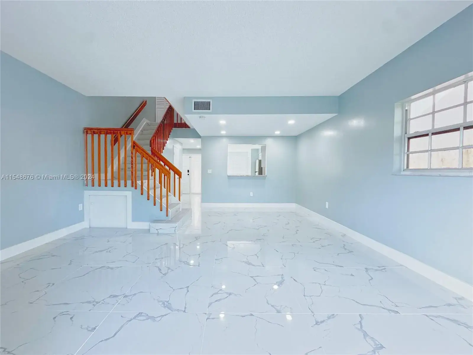 2 bedroom 2 bath Residential for sale at 10014 Hammocks Blvd # 4, Miami FL 33196