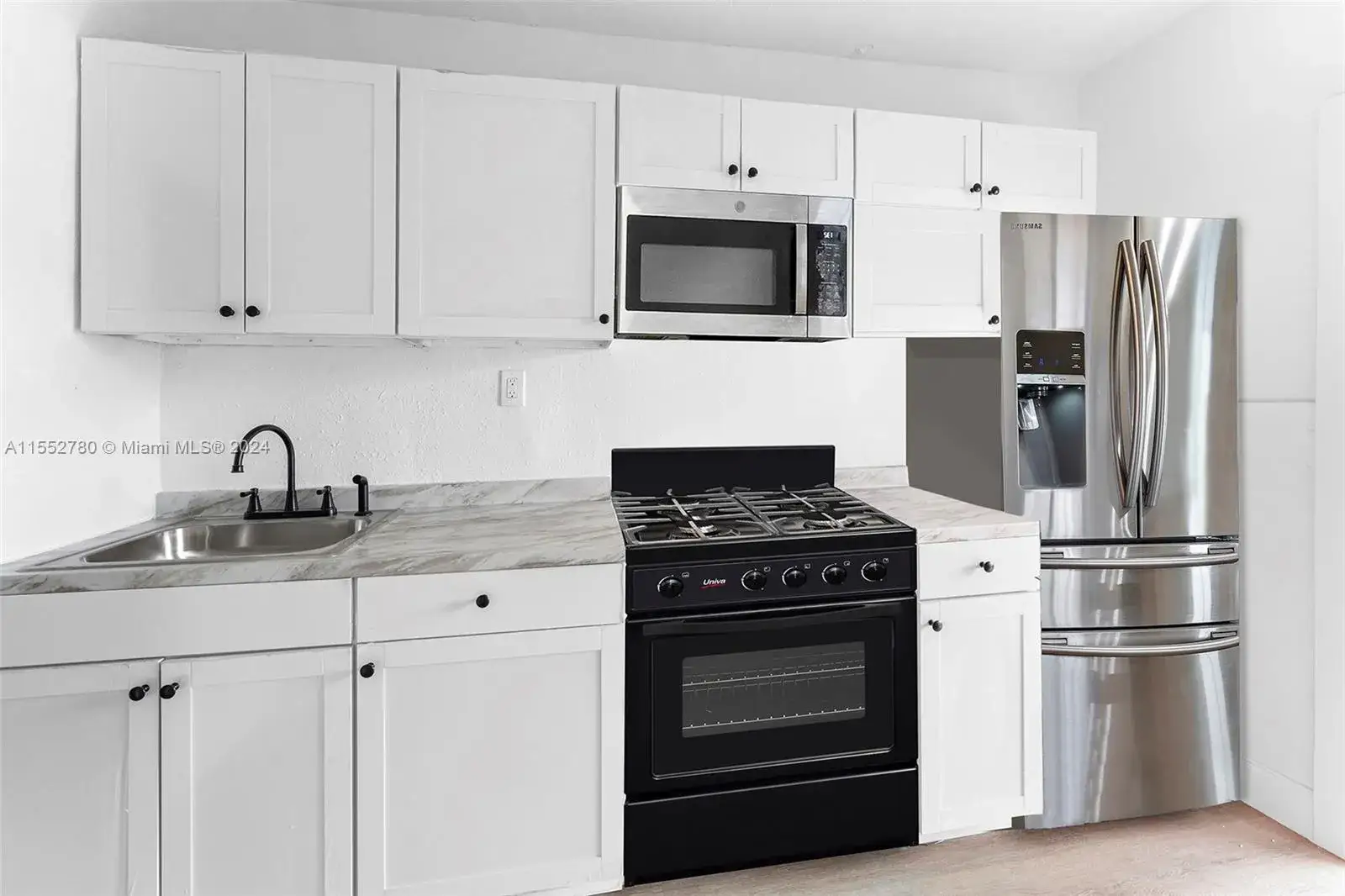 1 bedroom 1 bath Residential Lease for rent at 850 NW 2nd St # 3, Miami FL 33128