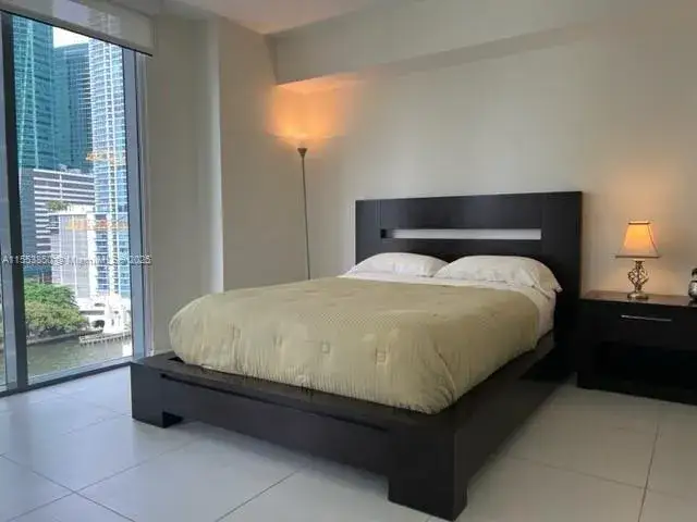 1 bedroom 1 bath Residential Lease for rent at 31 SE 6th St # 1606, Miami FL 33131