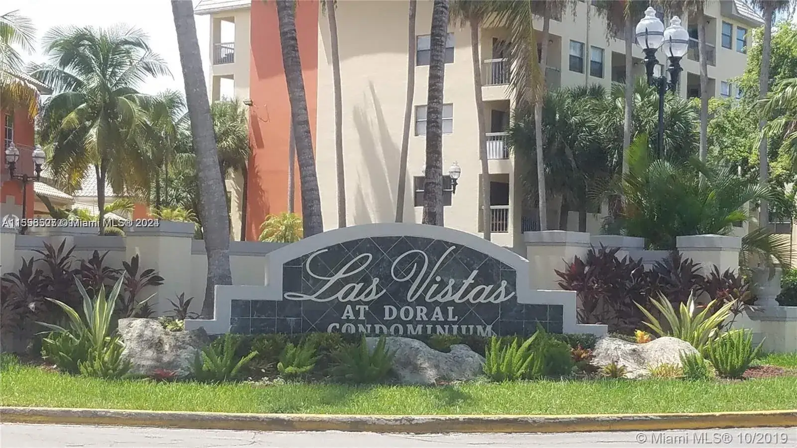 1 bedroom 1 bath Residential for sale at 8255 Lake Dr # 204, Doral FL 33166
