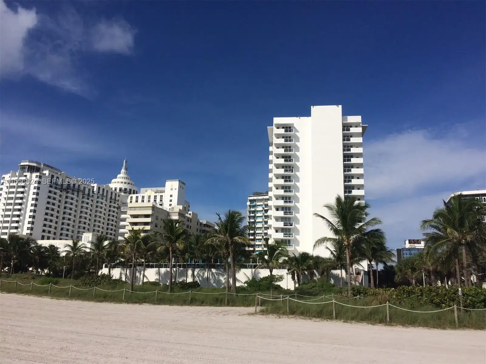 1 bedroom 1 bath Residential Lease for rent at 100 Lincoln Rd # 1126, Miami Beach FL 33139