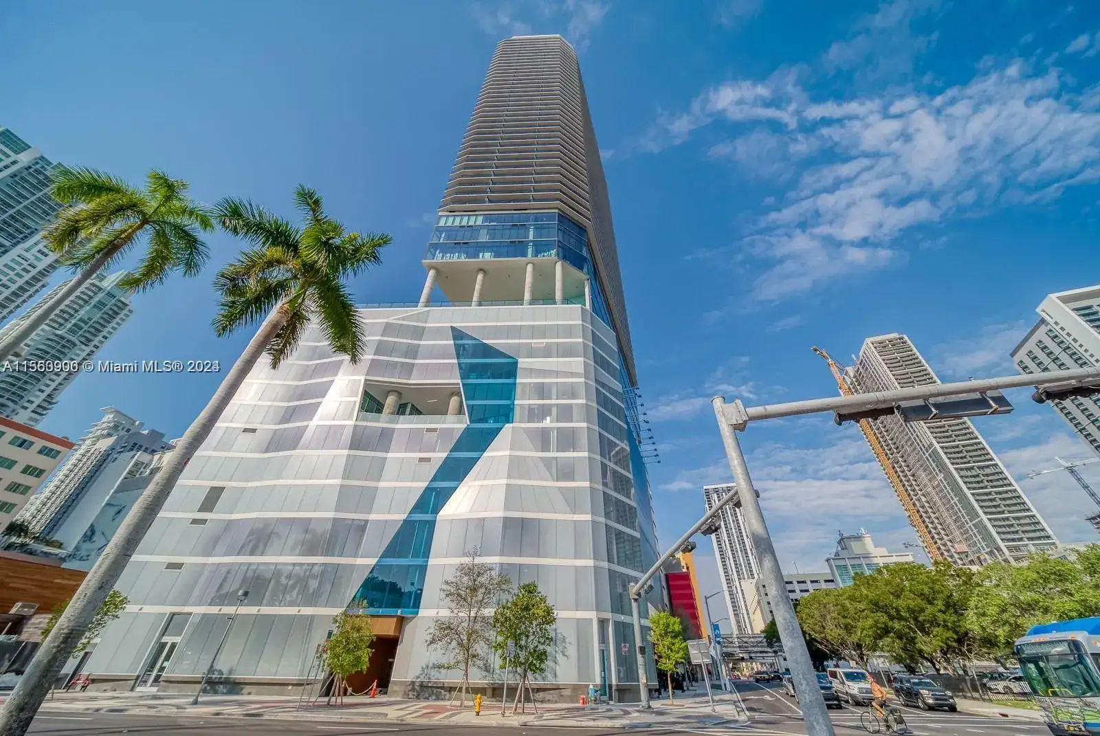 1 bedroom 1 bath Residential for sale at 398 NE 5th St # 4006, Miami FL 33132