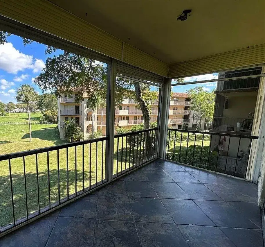 2 bedroom 2 bath Residential for sale at 6201 N Falls Cir Dr # 304, Lauderhill FL 33319