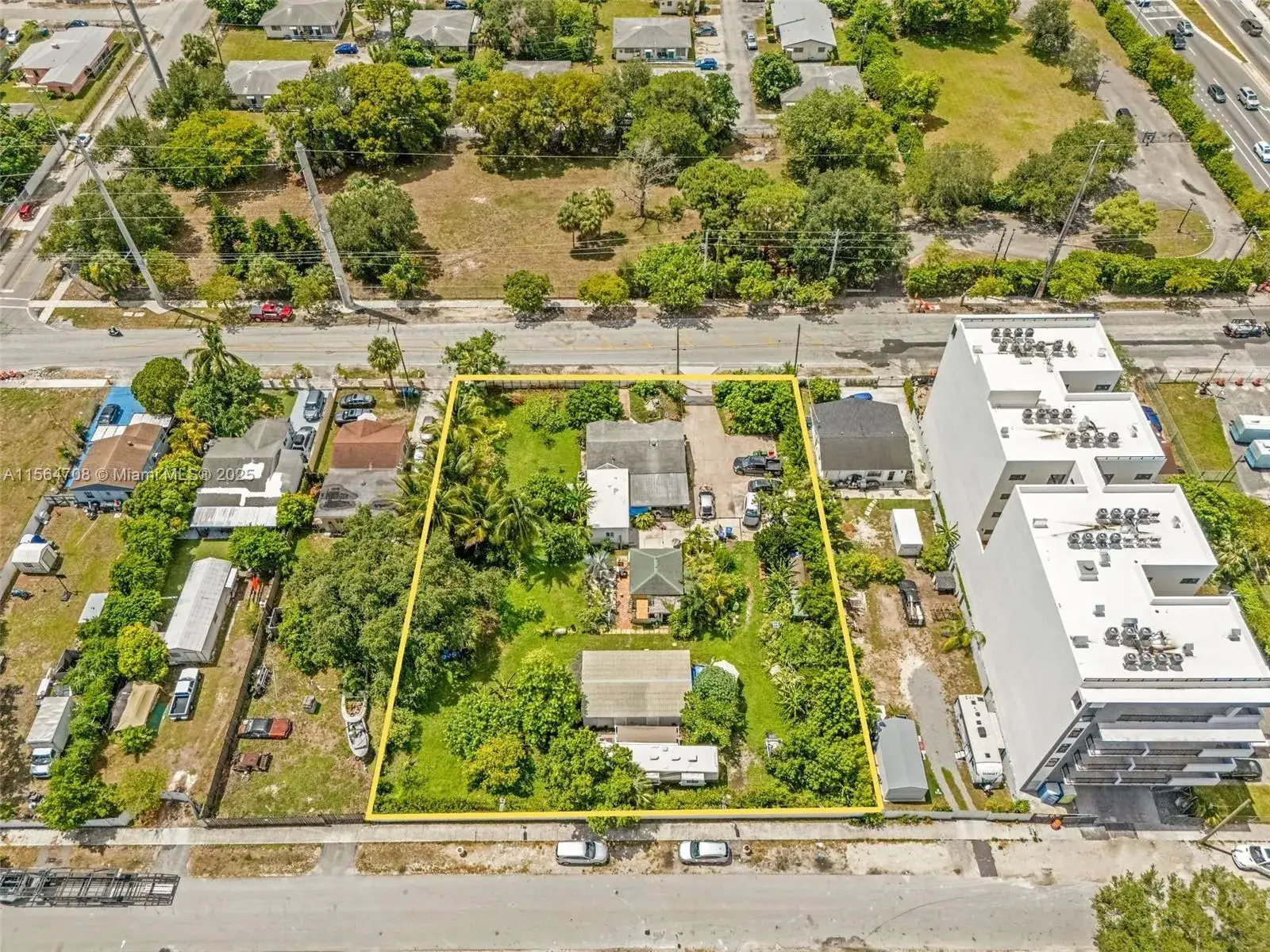 Commercial Land for sale at 2647 NW 87th St, Miami FL 33147