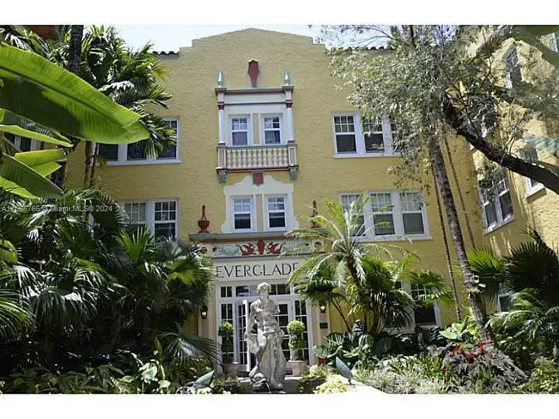 1 bedroom 1 bath Residential for sale at 536 14th St # 107, Miami Beach FL 33139