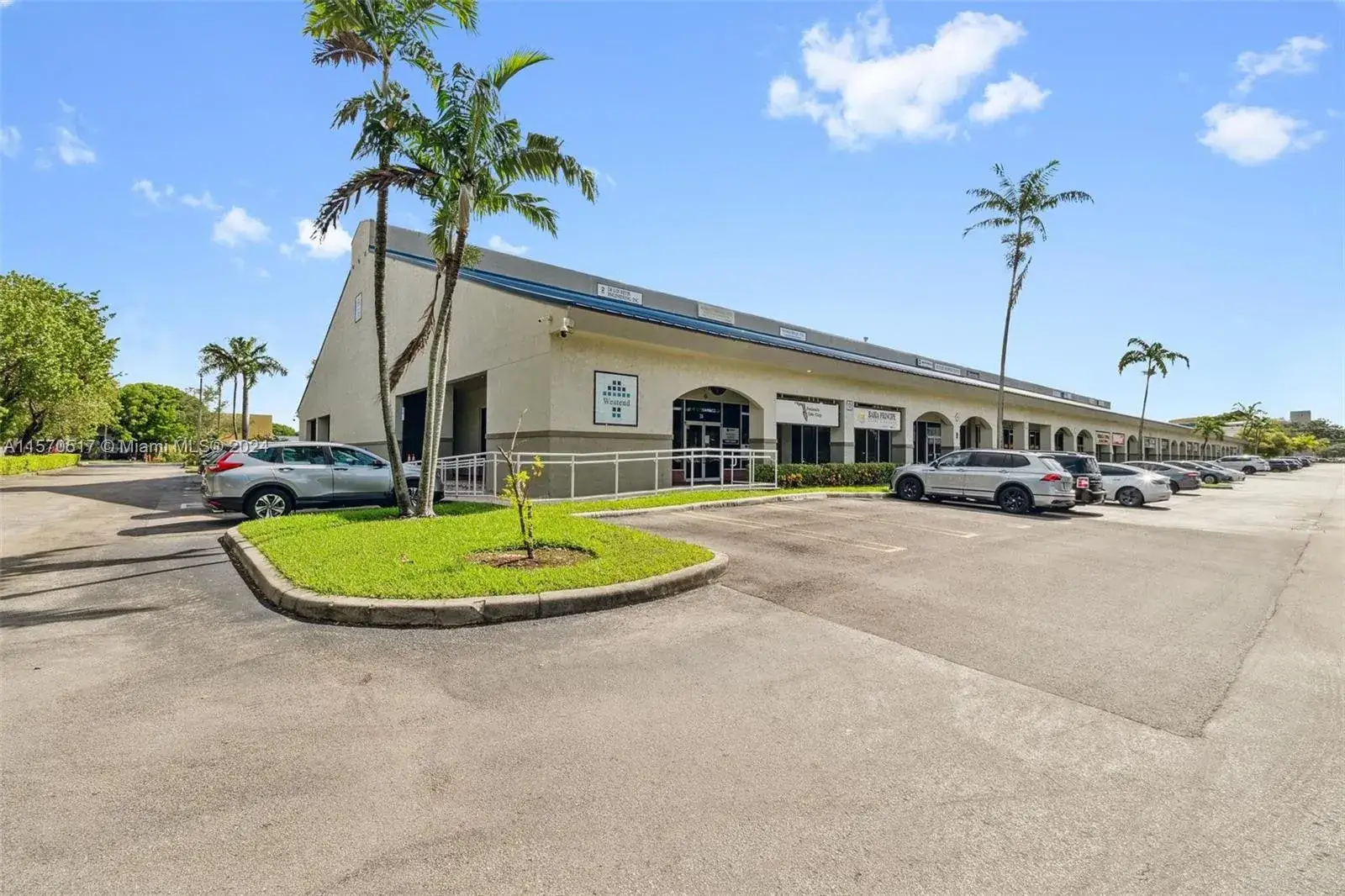 Commercial Sale for sale at 8726 NW 26th St # 26, Doral FL 33172