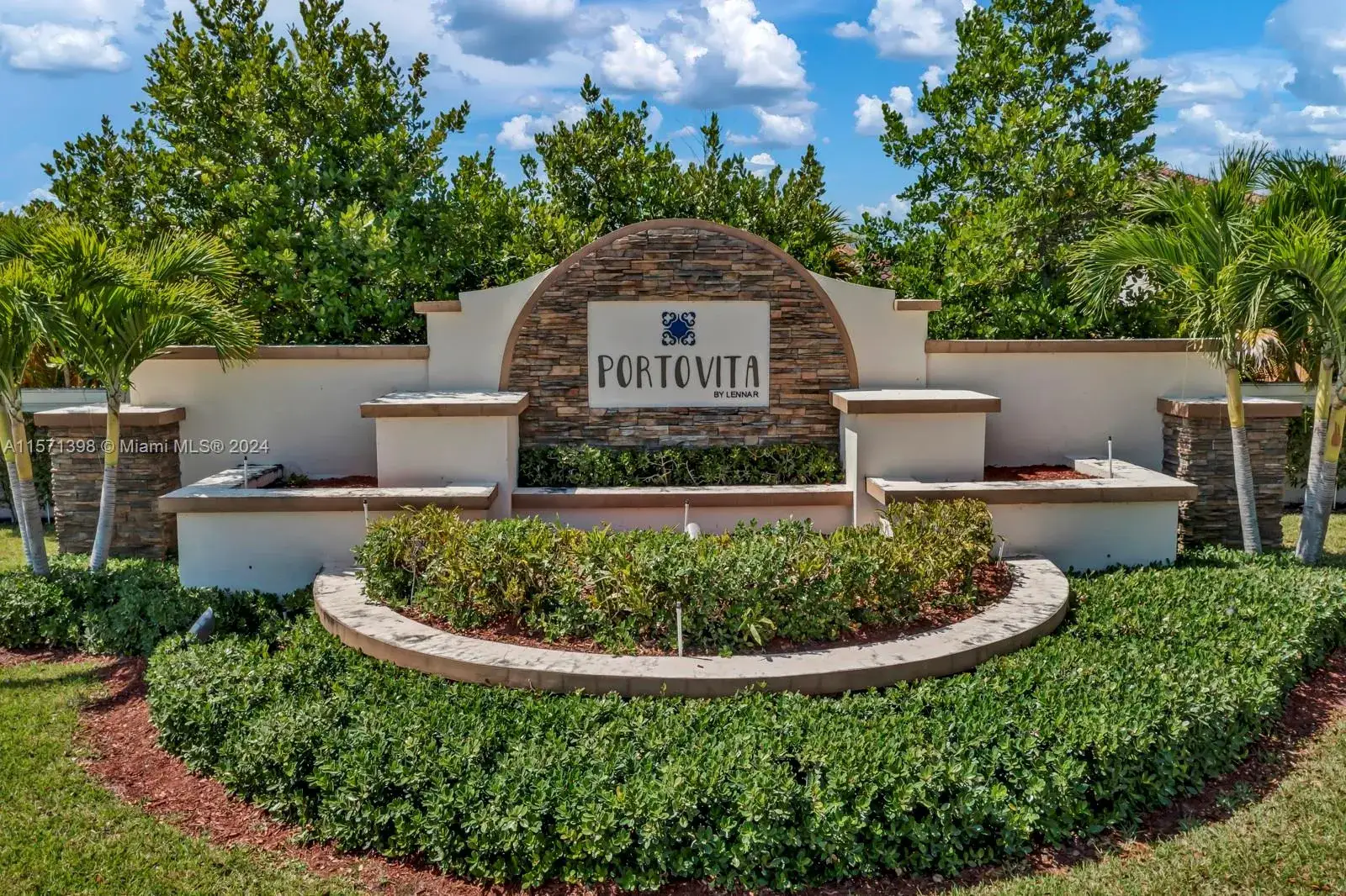 5 bedroom 3 bath Residential for sale at 269 SE 27th Ter, Homestead FL 33033