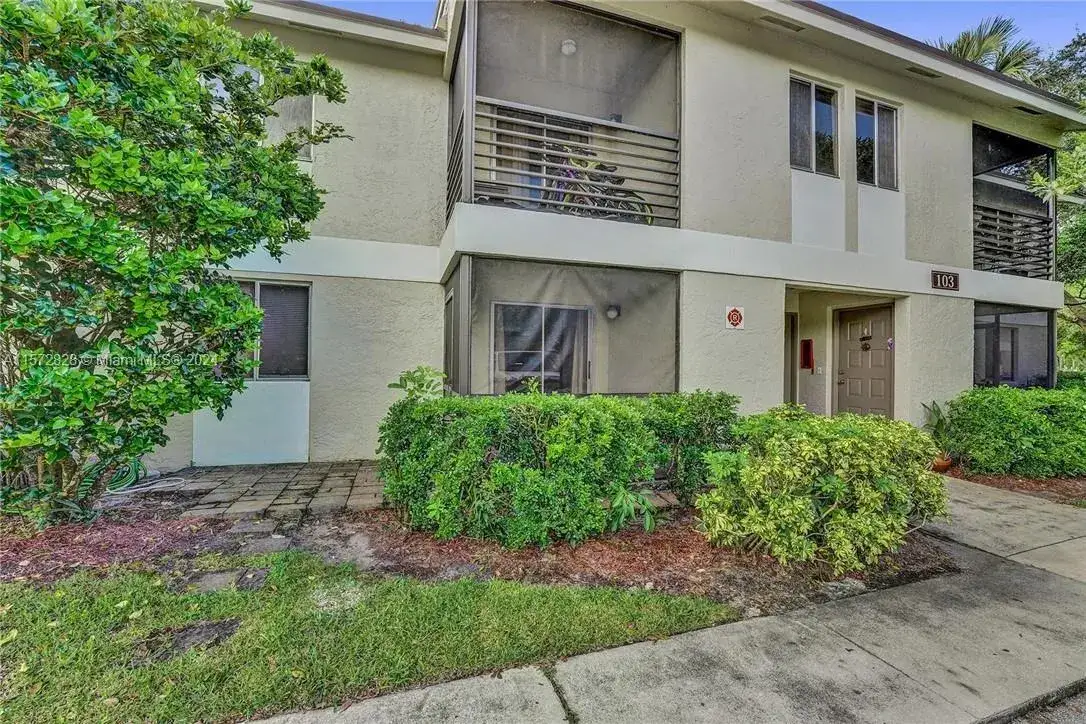 2 bedroom 1 bath Residential for sale at 103 Gardens Dr # 103, Pompano Beach FL 33069