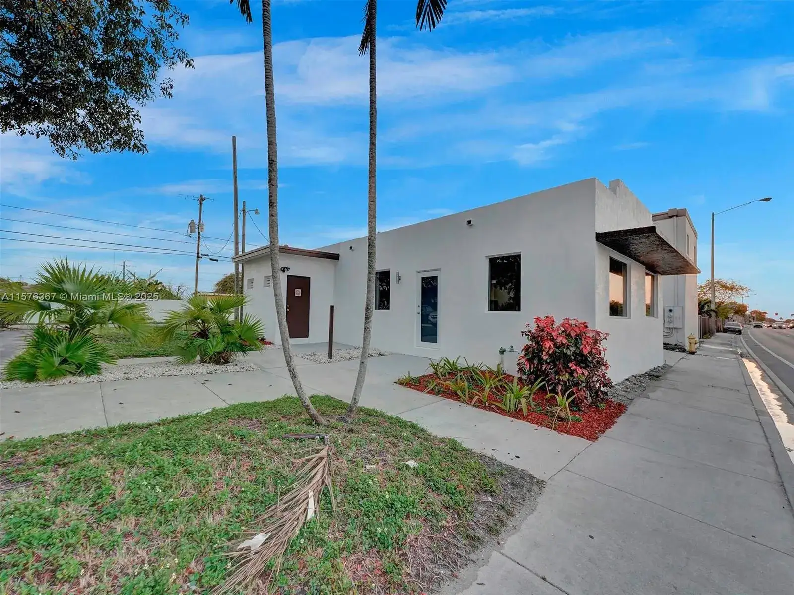 Commercial Sale for sale at 5232 Pembroke Rd, West Park FL 33021