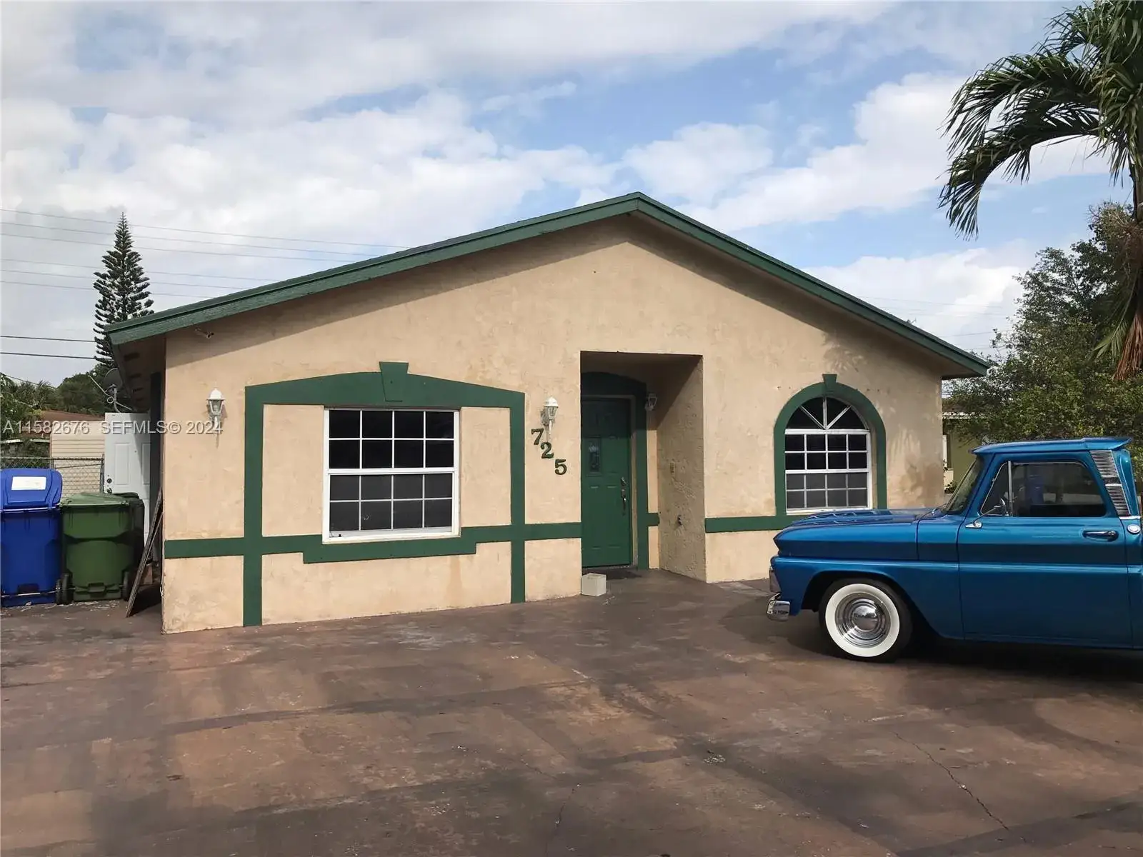 5 bedroom 2 bath Residential for sale at 725 NW 19th Ter, Fort Lauderdale FL 33311