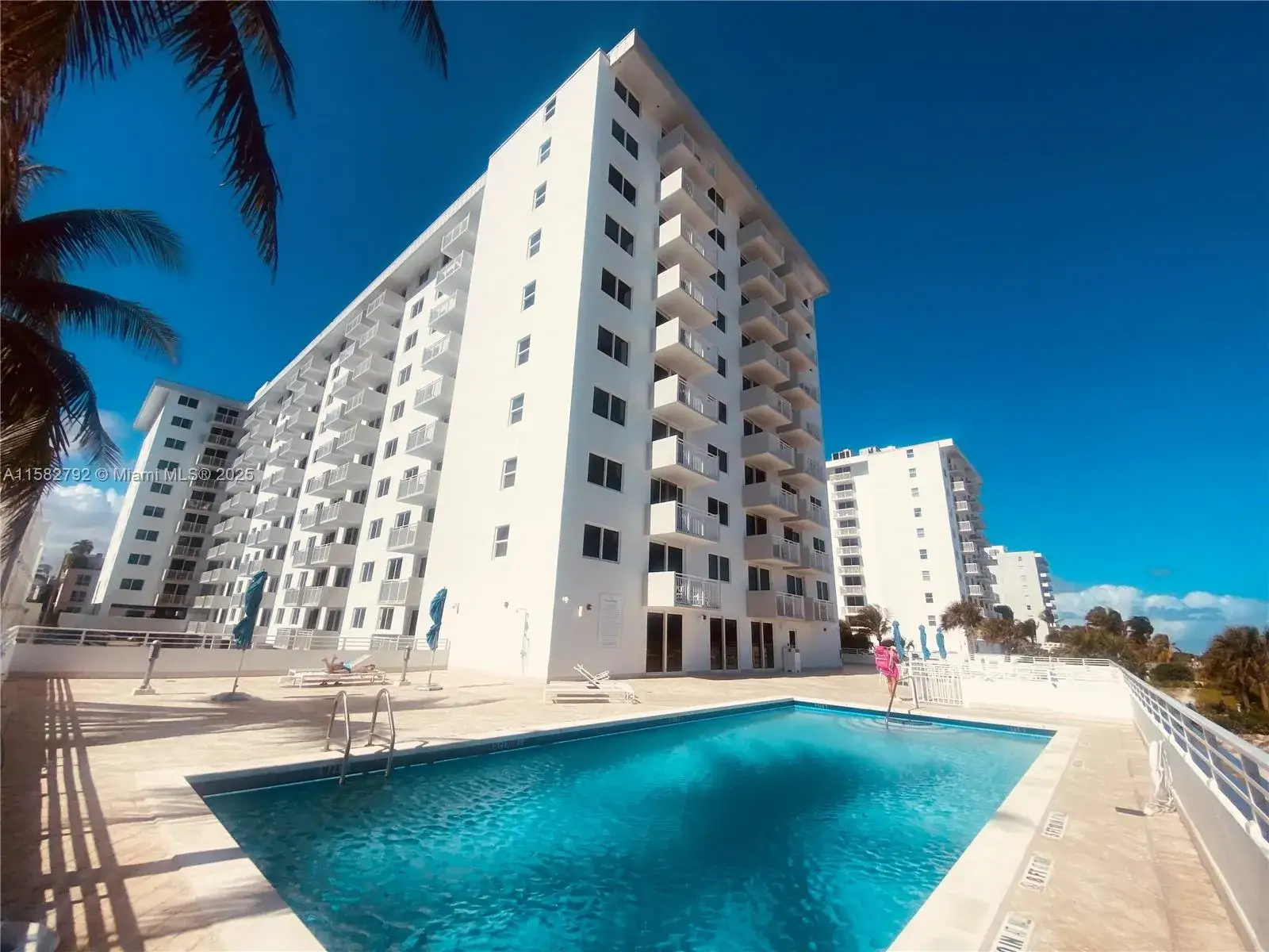 1 bedroom 1 bath Residential for sale at 345 Ocean Dr # 307, Miami Beach FL 33139