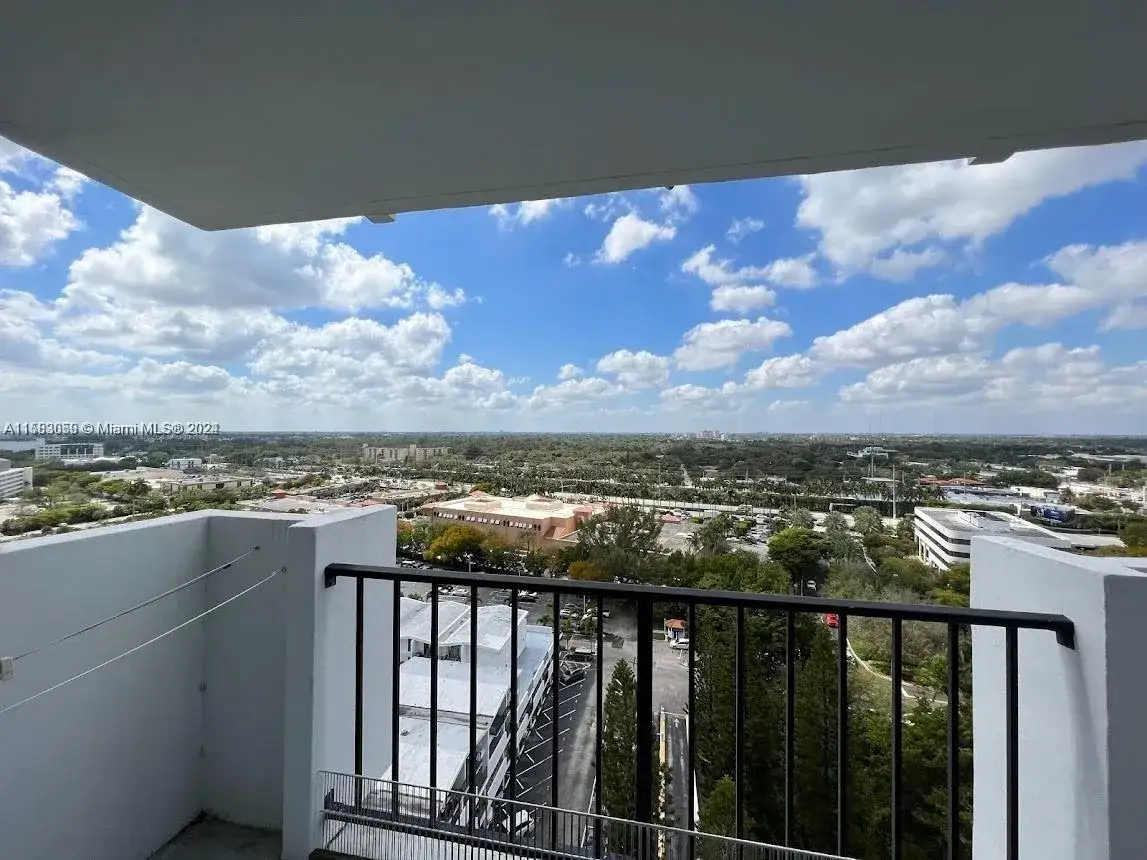 2 bedroom 2 bath Residential for sale at 2780 NE 183rd St # 1701, Aventura FL 33160