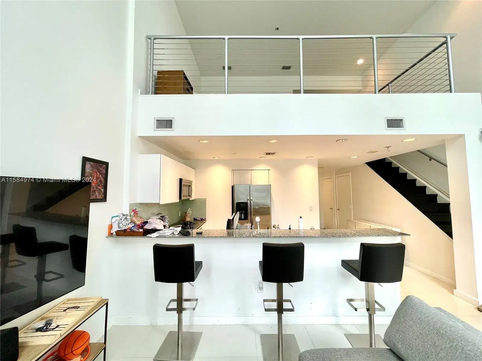 1 bedroom 2 bath Residential for sale at 1060 Brickell Ave # 1005, Miami FL 33131