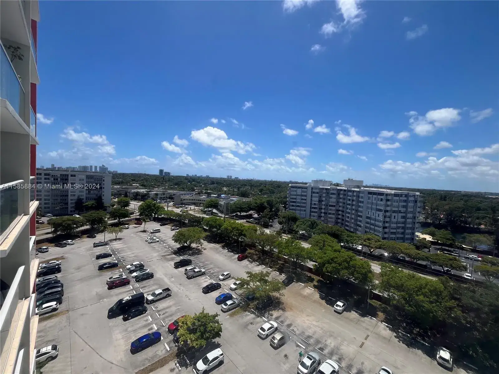 1 bedroom 1 bath Residential for sale at 1351 NE Miami Gardens Dr # 1121E, Miami FL 33179