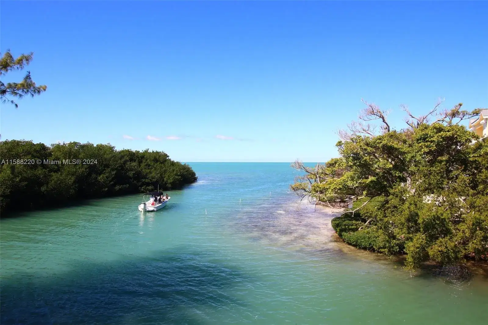 4 bedroom 3 bath Residential Lease for rent at 190 Venetian Dr, Islamorada FL 33036