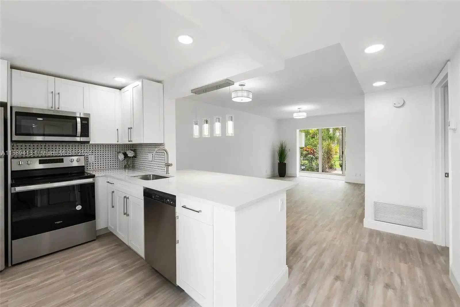1 bedroom 1 bath Residential for sale at 2300 NE 1st Ln # 106, Boynton Beach FL 33435
