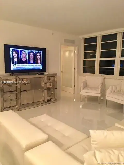 2 bedroom 2 bath Residential Lease for rent at 100 LINCOLN RD # 711, Miami Beach FL 33139