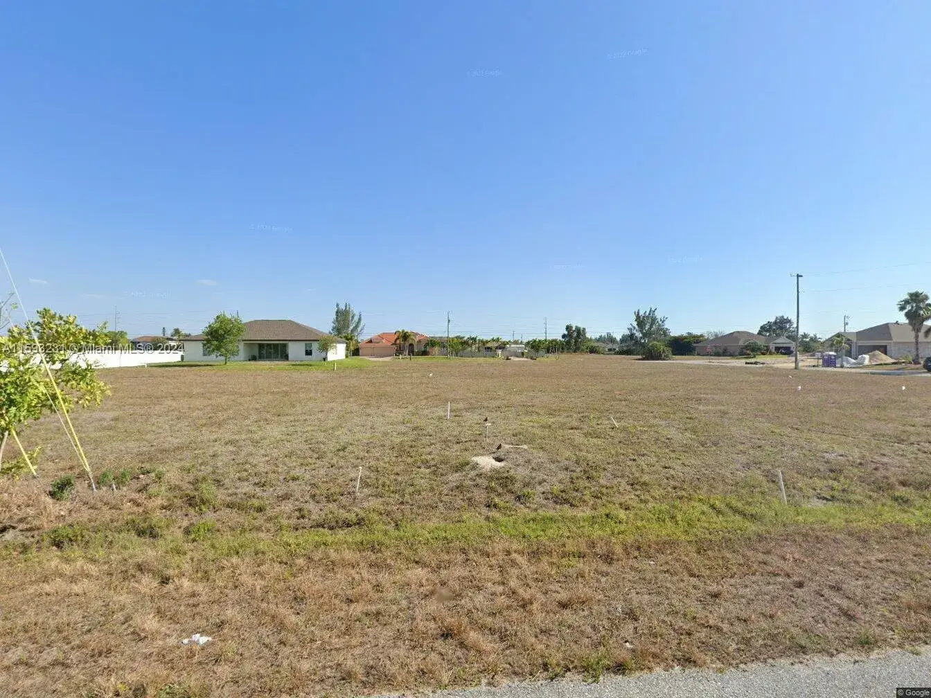 Land/Boat Docks for sale at 422 NW 9th Terr, Cape Coral FL 33993