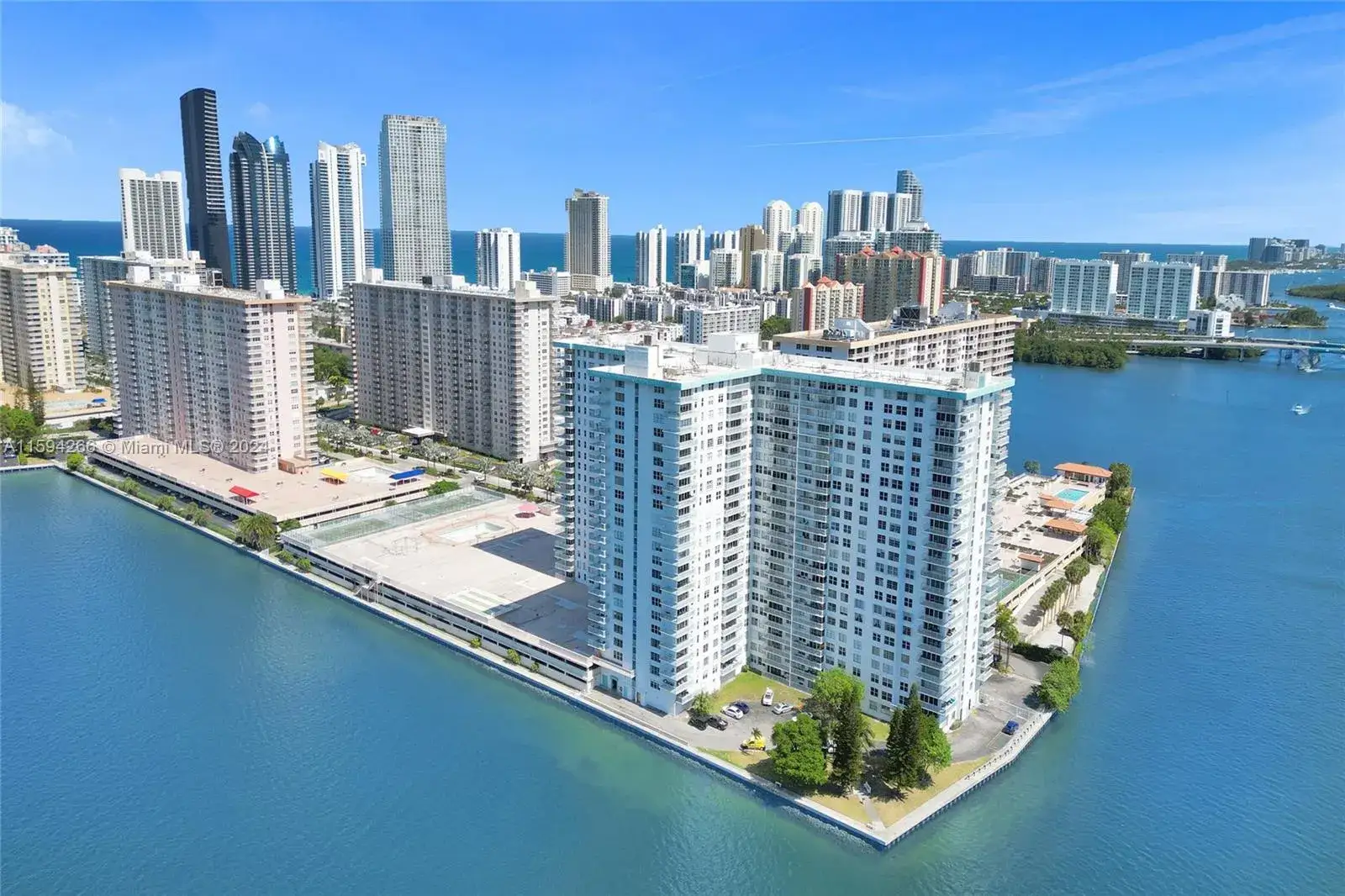 2 bedroom 2 bath Residential for sale at 301 174th St # 1701, Sunny Isles Beach FL 33160
