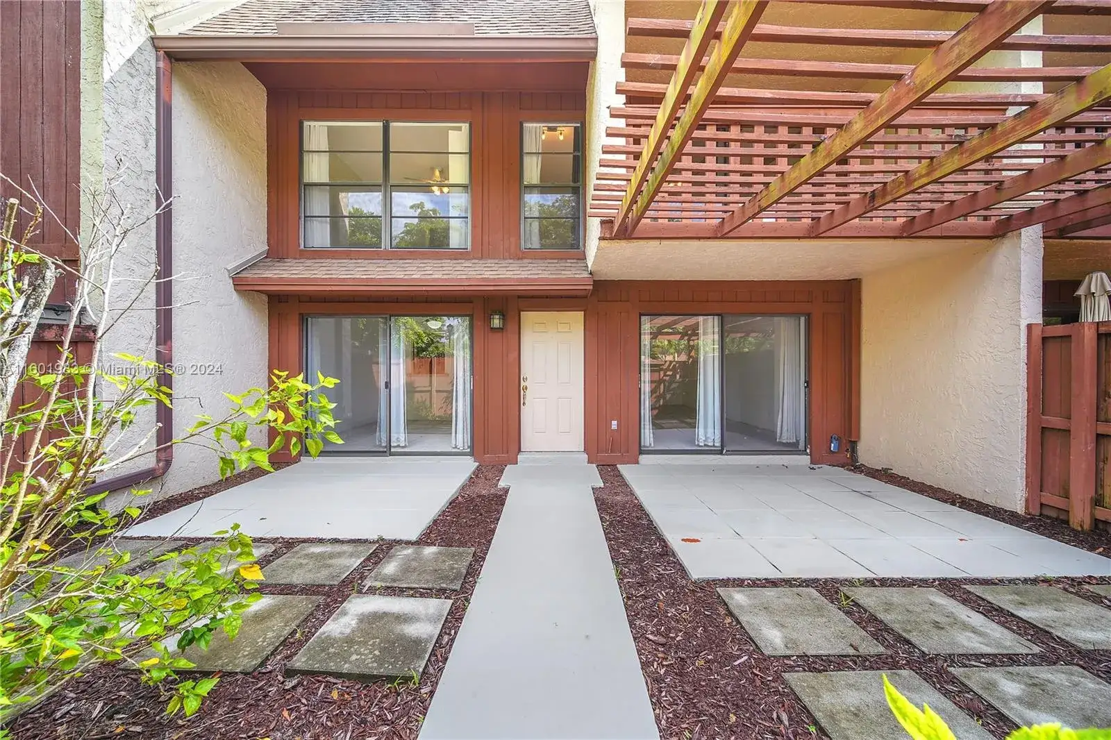 2 bedroom 2 bath Residential Lease for rent at 7124 SW 114th Pl # C, Miami FL 33173
