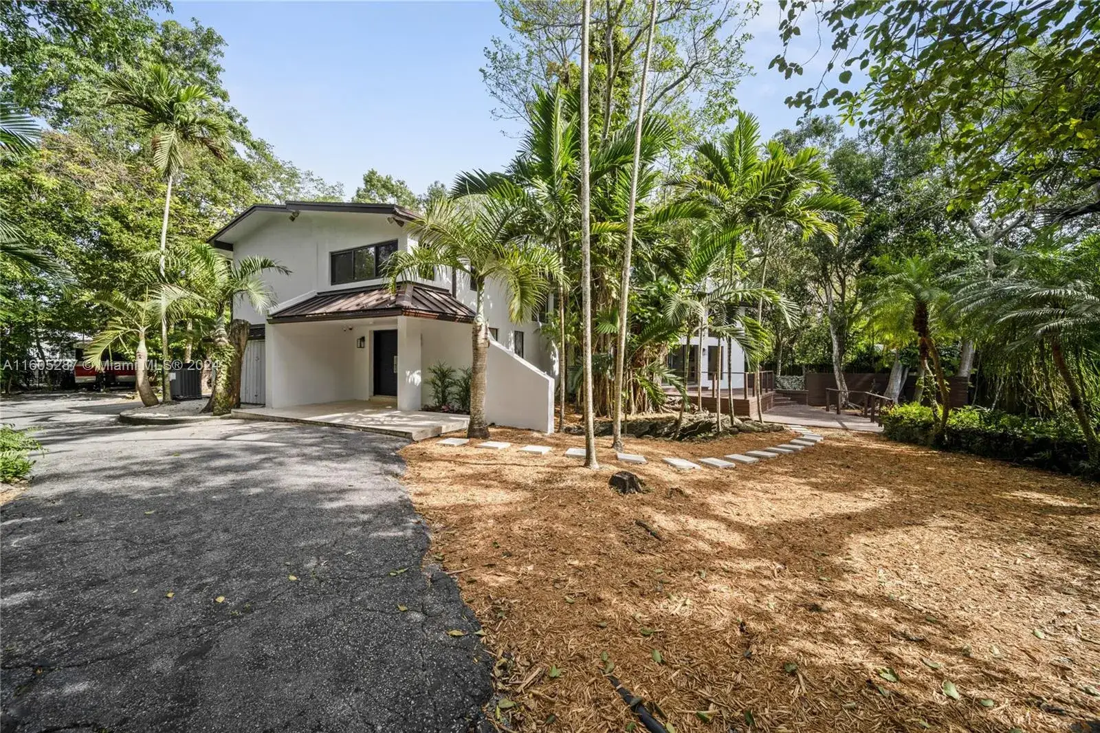 4 bedroom 3 bath Residential for sale at 6525 SW 133rd Dr, Pinecrest FL 33156