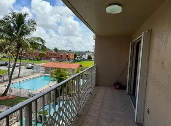 2 bedroom 2 bath Residential for sale at 8517 NW 7th St # 304, Miami FL 33126