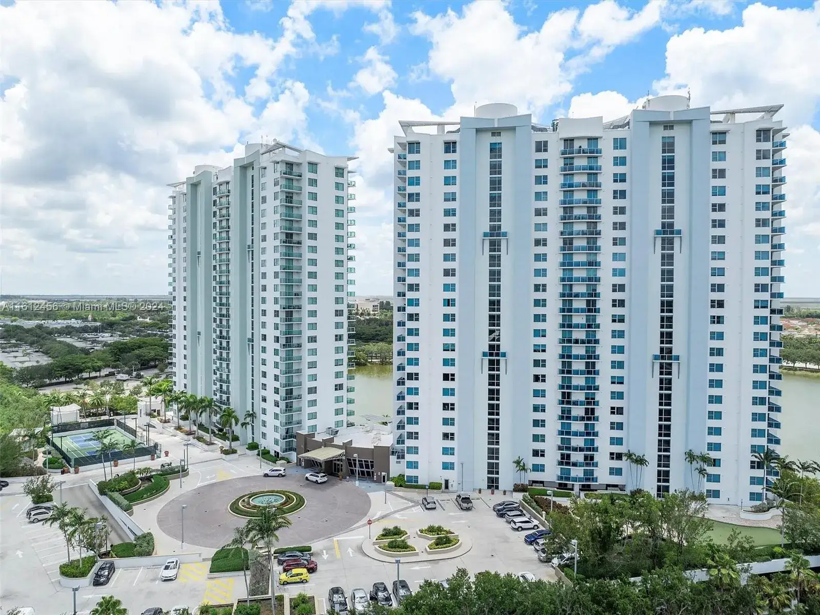 2 bedroom 2 bath Residential for sale at 2681 N Flamingo Rd, Sunrise FL 33323