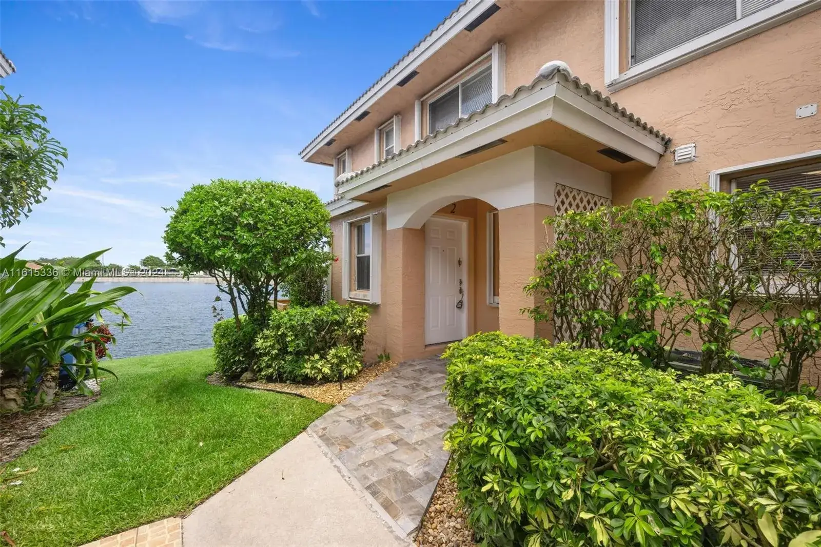 3 bedroom 2 bath Residential Lease for rent at 3275 NW 44th St # 2, Oakland Park FL 33309
