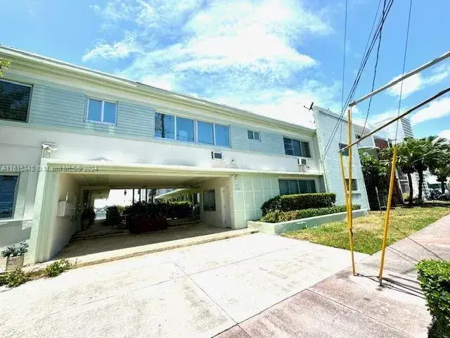 1 bedroom 1 bath Residential for sale at 2250 Bay Dr # 1, Miami Beach FL 33141