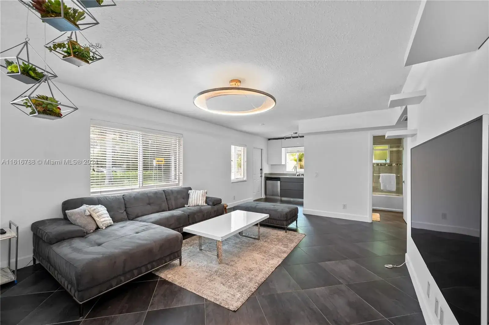 2 bedroom 1 bath Residential Lease for rent at 2880 NE 32nd St # 4, Fort Lauderdale FL 33306