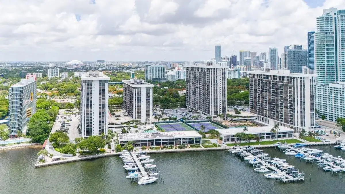 2 bedroom 2 bath Residential for sale at 1915 Brickell Ave # C506, Miami FL 33129