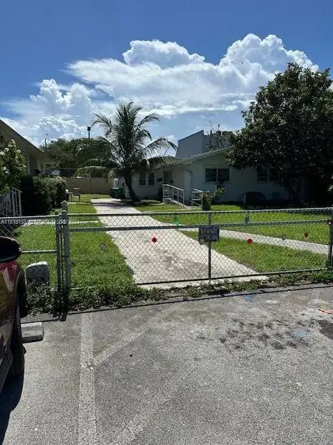 Residential Income for sale at 470 NW 26th Ave, Miami FL 33125