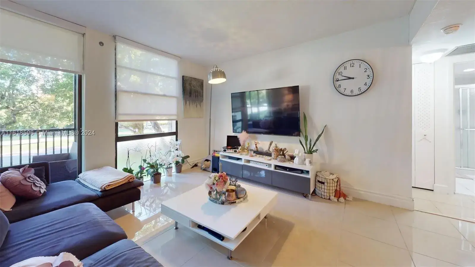 2 bedroom 2 bath Residential for sale at 3301 N Country Club Dr # 205, Aventura FL 33180
