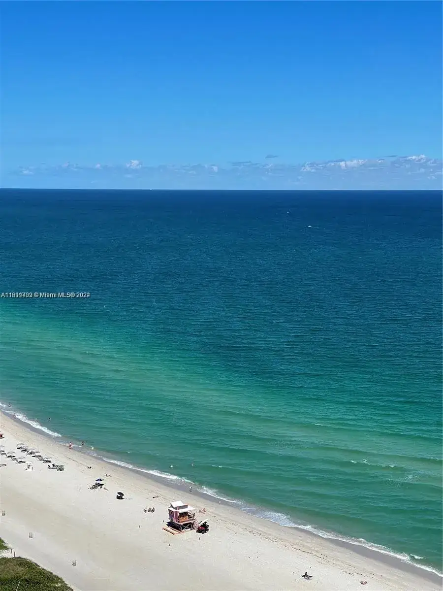 1 bedroom 1 bath Residential Lease for rent at 6365 Collins Ave # 2610, Miami Beach FL 33141