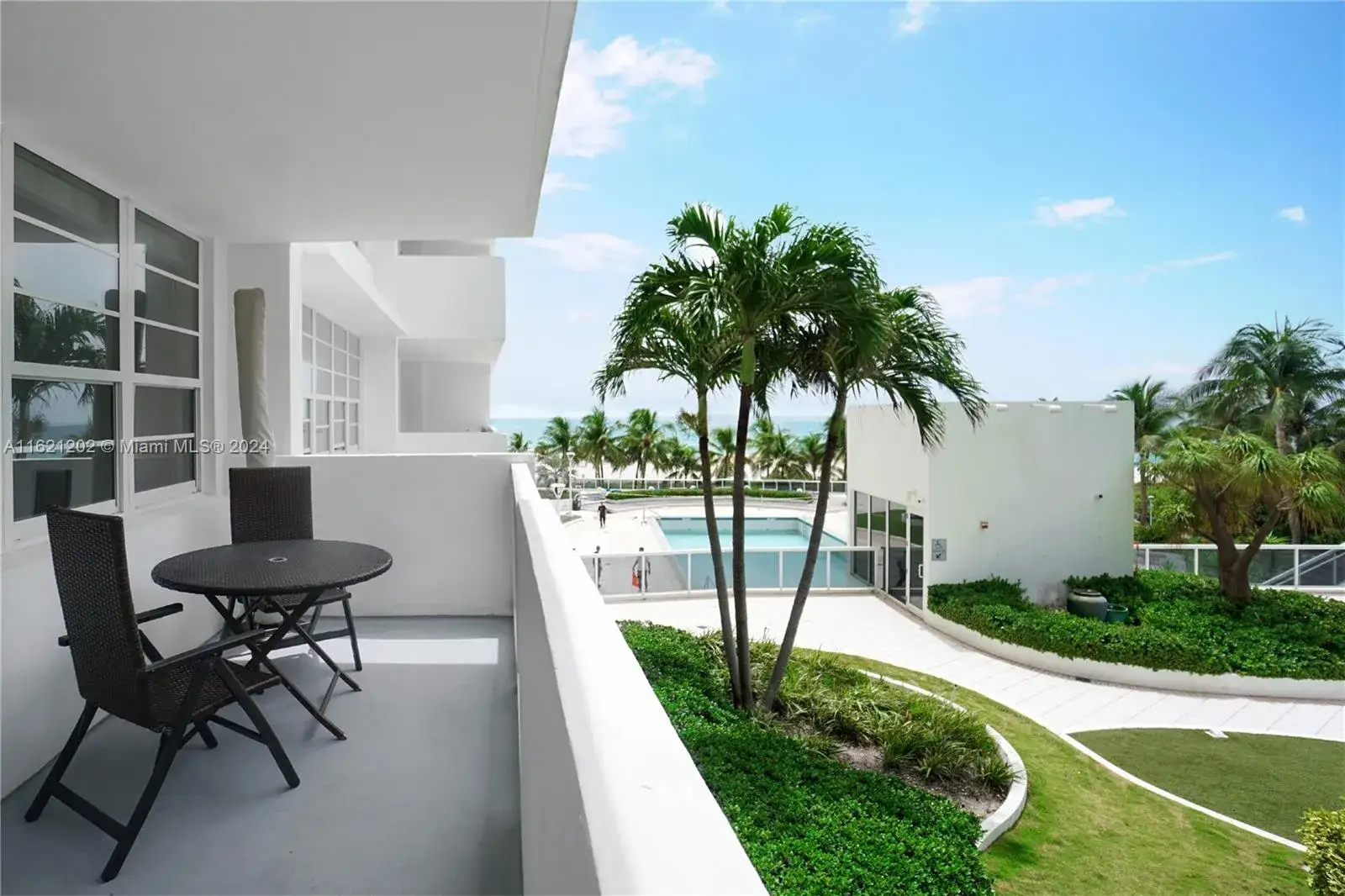 1 bath Residential Lease for rent at 100 Lincoln Rd # 436, Miami Beach FL 33139