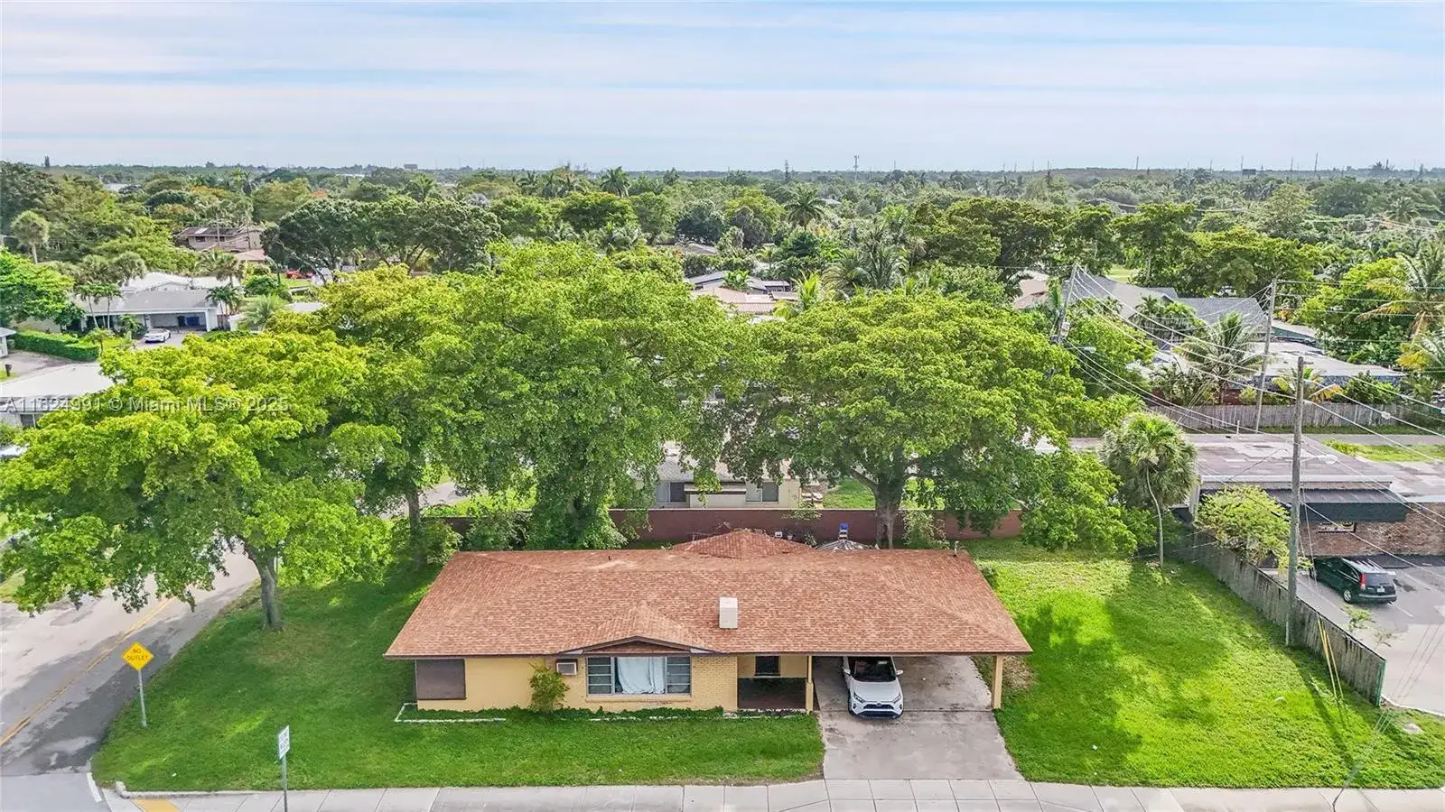 3 bedroom 2 bath Residential for sale at 3317 N Andrews Ave, Oakland Park FL 33309