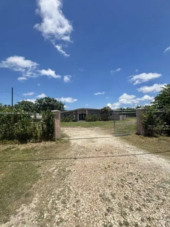 3 bedroom 2 bath Residential for sale at 30905 SW 194th Ave, Homestead FL 33030