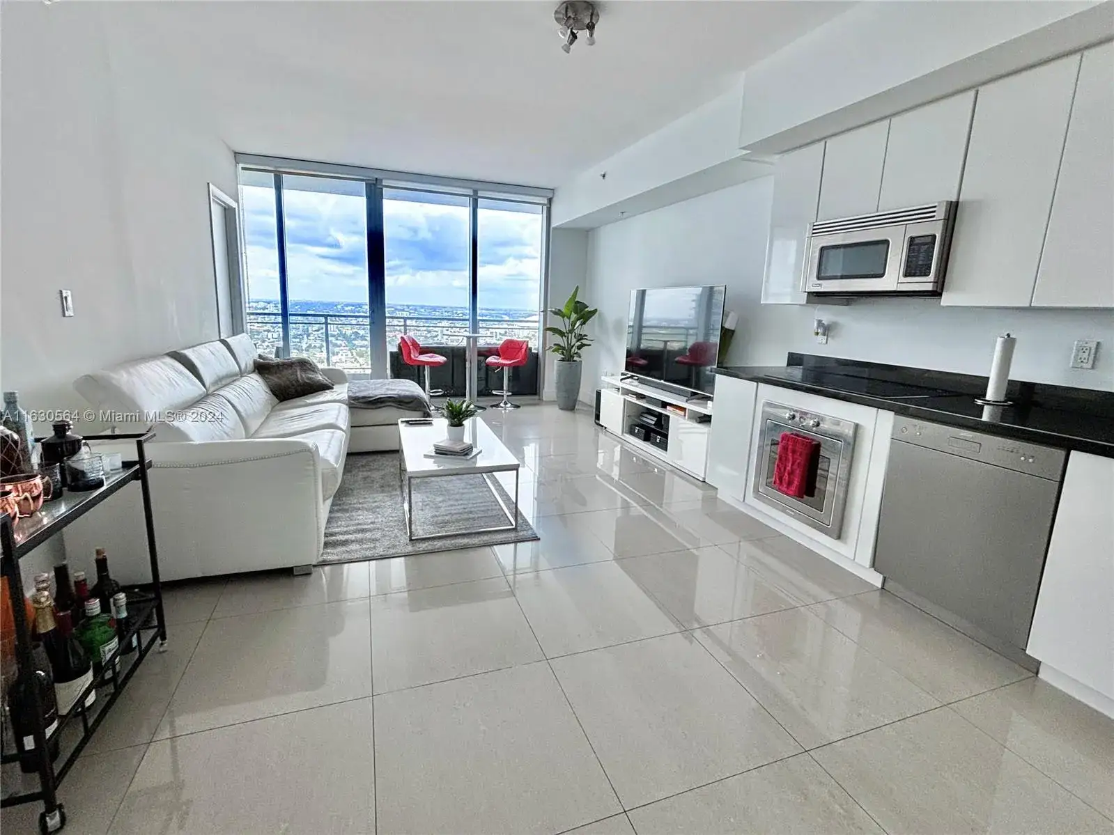 1 bedroom 1 bath Residential for sale at 92 SW 3 ST # 4407, Miami FL 33130