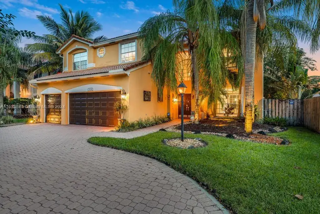 5 bedroom 4 bath Residential Lease for rent at 13134 NW 13th St, Pembroke Pines FL 33028