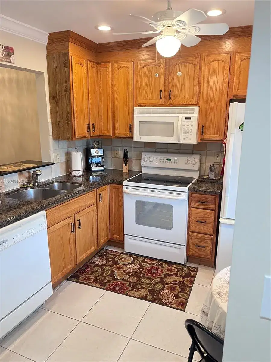 2 bedroom 2 bath Residential Lease for rent at 7300 NW 5th Ct # 201, Margate FL 33063